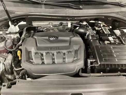 Certified 2023 Volkswagen Tiguan SE R-Line image 17