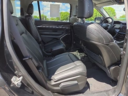 Used 2023 Jeep Grand Cherokee L Limited AWD/4WD image 54