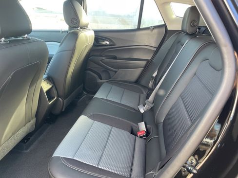 New 2026 Chevrolet Trax LT w/ Sunroof Package image 12