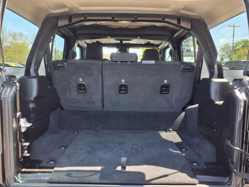 Used 2024 Jeep Wrangler Unlimited Rubicon 4xe image 11