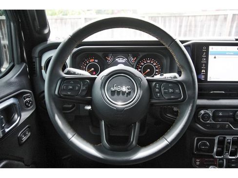 Used 2024 Jeep Wrangler Unlimited Sport AWD/4WD image 16