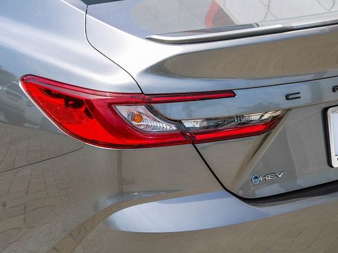 Used 2025 Toyota Camry SE FWD image 10