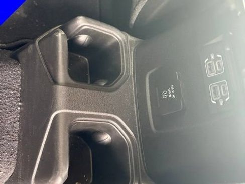 Used 2021 Jeep Wrangler Unlimited Sahara w/ Uconnect 4C Nav & Sound Group AWD/4WD image 31