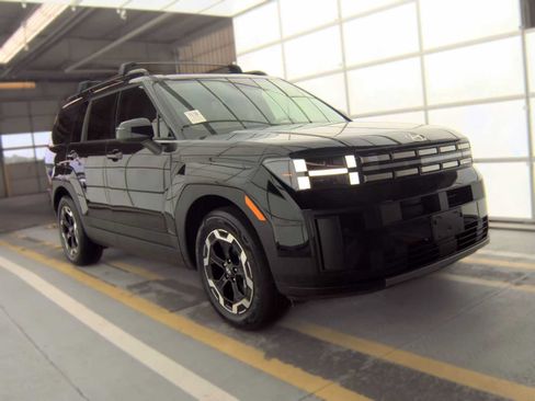 Used 2026 Hyundai Santa Fe SEL FWD image 2