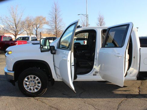 Used 2023 Chevrolet Silverado 2500 LT image 9
