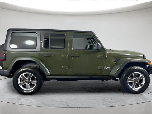 Used 2021 Jeep Wrangler Unlimited Sahara AWD/4WD image 2
