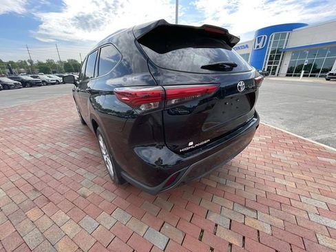 Used 2022 Toyota Highlander Limited image 16