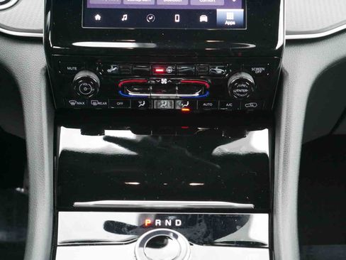 New 2025 Jeep Grand Cherokee Altitude image 7