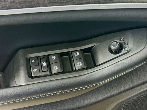 New 2025 Jeep Grand Cherokee Limited w/ Black Appearance Package AWD/4WD image 21