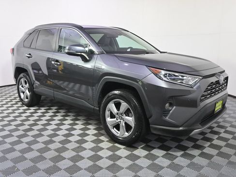 Used 2021 Toyota RAV4 Limited AWD/4WD image 8