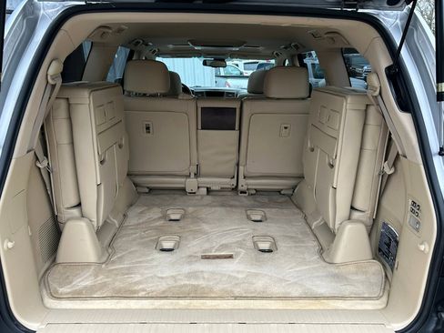 Used 2010 Lexus LX 570 4WD image 19