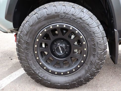 Used 2023 Toyota Tacoma TRD Off-Road w/ TRD Premium Off Road Package AWD/4WD image 61