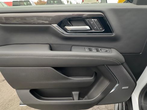 New 2026 GMC Yukon XL Elevation image 18