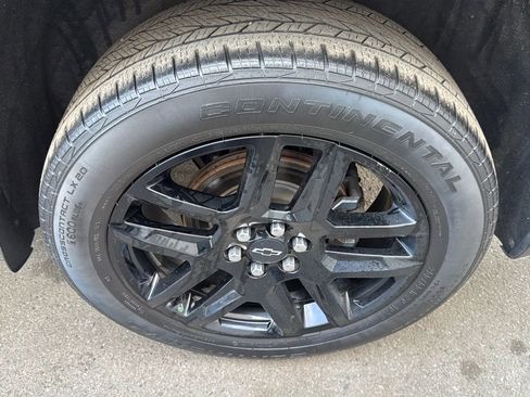 Used 2019 Chevrolet Traverse LT w/ LPO, Blackout Package image 9