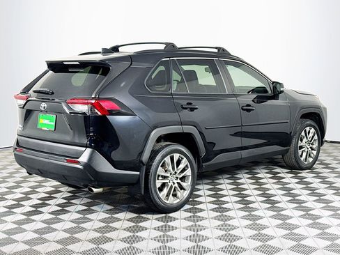 Used 2019 Toyota RAV4 XLE Premium image 10