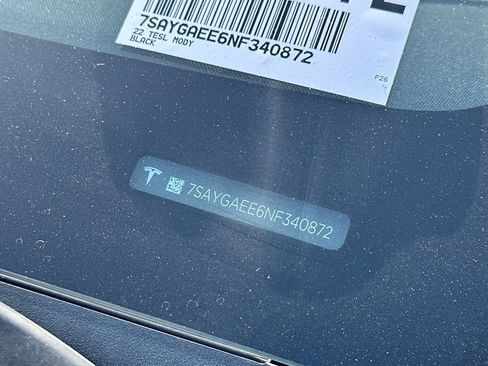 Used 2022 Tesla Model Y Long Range AWD/4WD image 3