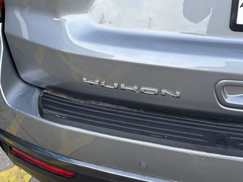 Used 2023 GMC Yukon AT4 image 5