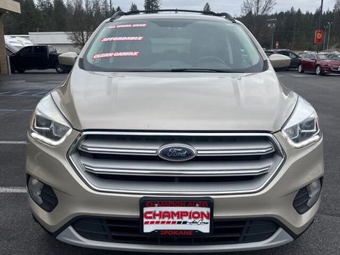 Used 2018 Ford Escape SEL image 3