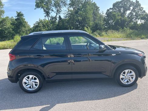 Used 2020 Hyundai Venue SEL w/ Convenience Package FWD image 4