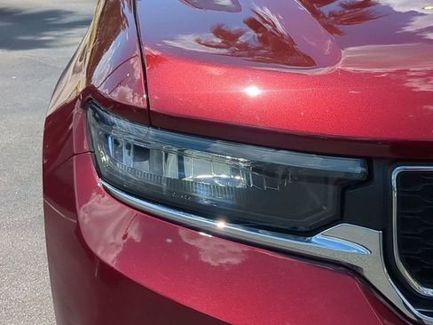 Used 2024 Jeep Grand Cherokee Laredo AWD/4WD image 10