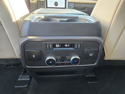 Used 2024 Ford Expedition Platinum image 15