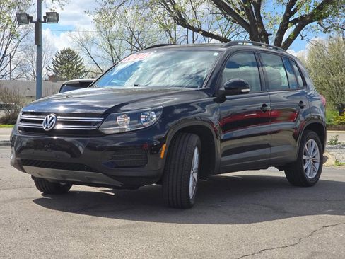 Used 2017 Volkswagen Tiguan S image 2