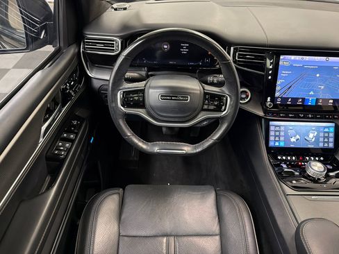 Used 2022 Jeep Grand Wagoneer Series II image 23