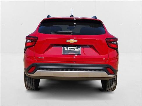 New 2026 Chevrolet Trax LT w/ Driver Confidence Package image 8