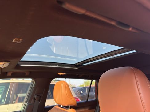 Used 2022 Toyota Highlander Platinum image 9