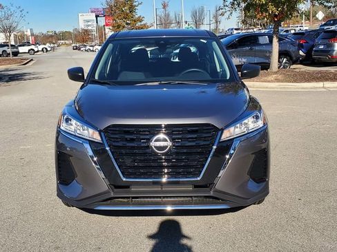 Certified 2025 Nissan Kicks Play S image 9