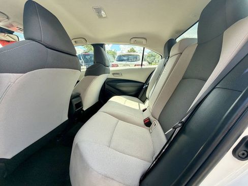 Used 2022 Toyota Corolla LE FWD image 18
