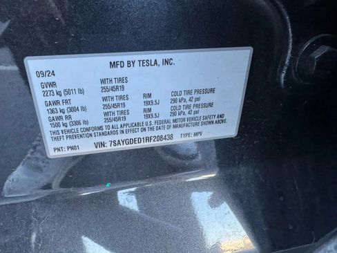 Used 2024 Tesla Model Y Long Range RWD image 37