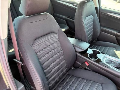 Used 2016 Ford Fusion SE FWD image 24