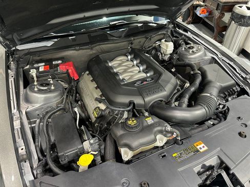 Used 2011 Ford Mustang GT RWD image 7