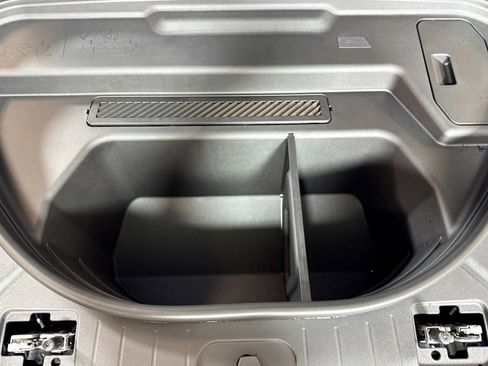 New 2027 Audi Q6 e-tron Premium image 27