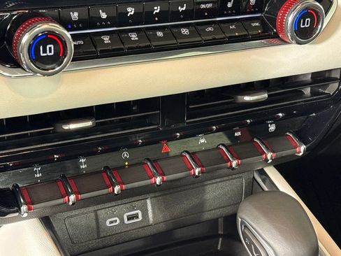 Certified 2025 GMC Canyon AT4 w/ AT4X Package AWD/4WD image 19