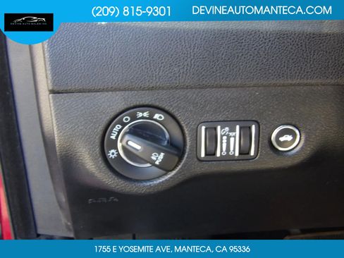 Used 2020 Chrysler 300 Limited image 16