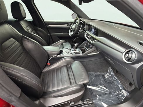 Used 2023 Alfa Romeo Stelvio Veloce AWD/4WD image 26
