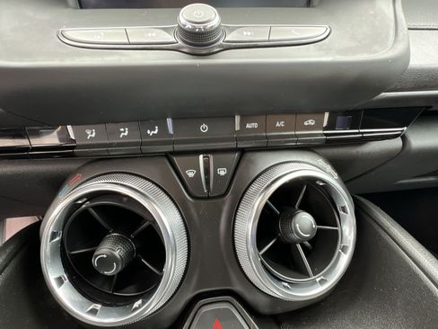 Used 2022 Chevrolet Camaro LT RWD image 28
