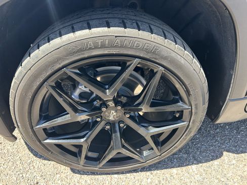 Used 2021 Chevrolet Traverse LS FWD image 11