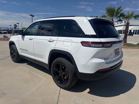 New 2025 Jeep Grand Cherokee Limited w/ Black Appearance Package image 3