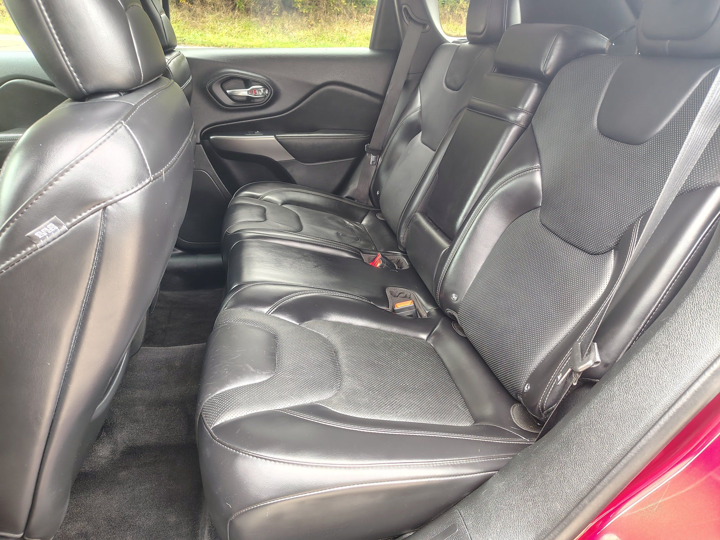 Used 2019 Jeep Cherokee Limited AWD/4WD image 24