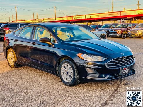 Used 2019 Ford Fusion S image 10