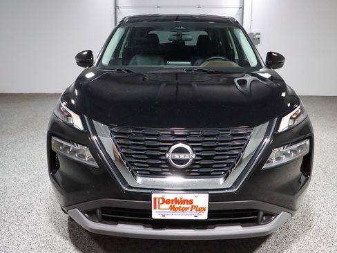 Used 2022 Nissan Rogue SV image 4