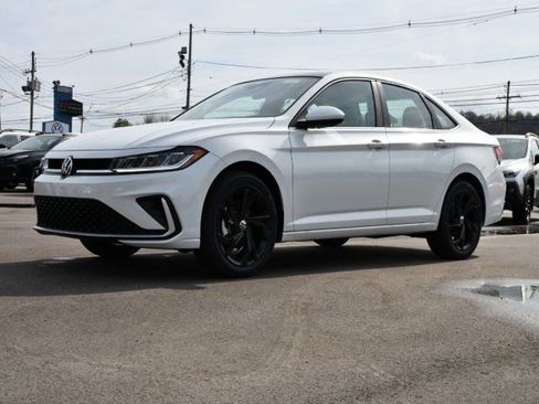 New 2026 Volkswagen Jetta SE FWD image 3