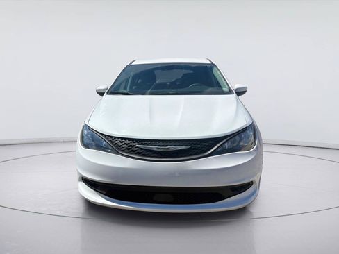 Used 2023 Chrysler Voyager LX FWD image 8