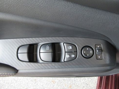 Used 2024 Nissan Altima 2.5 SV w/ SV Premium Package image 12