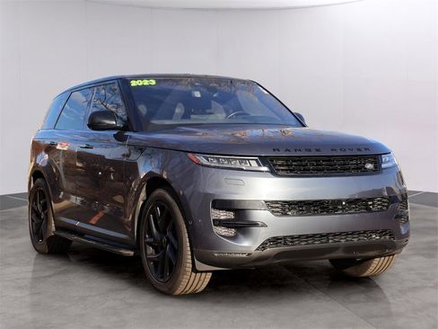 Used 2023 Land Rover Range Rover Sport SE image 3