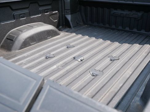 Used 2022 GMC Sierra 3500 AT4 w/ AT4 Premium Plus Package AWD/4WD image 9