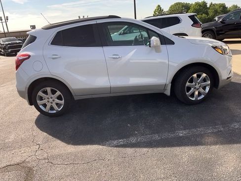 Used 2019 Buick Encore Essence w/ Experience Buick Package AWD/4WD image 2